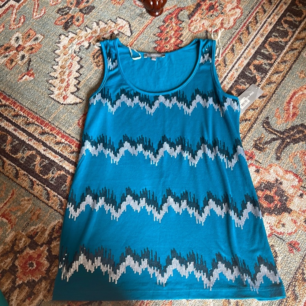 Beautiful women brand new shirt